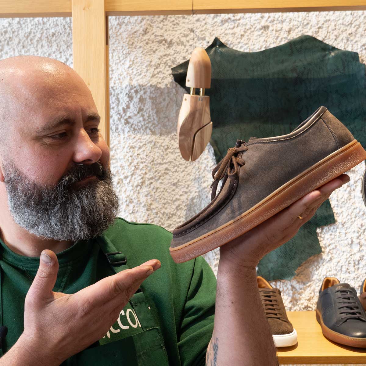 Sneakers scamosciate da uomo - Ferrara | Maestri Ciccone
