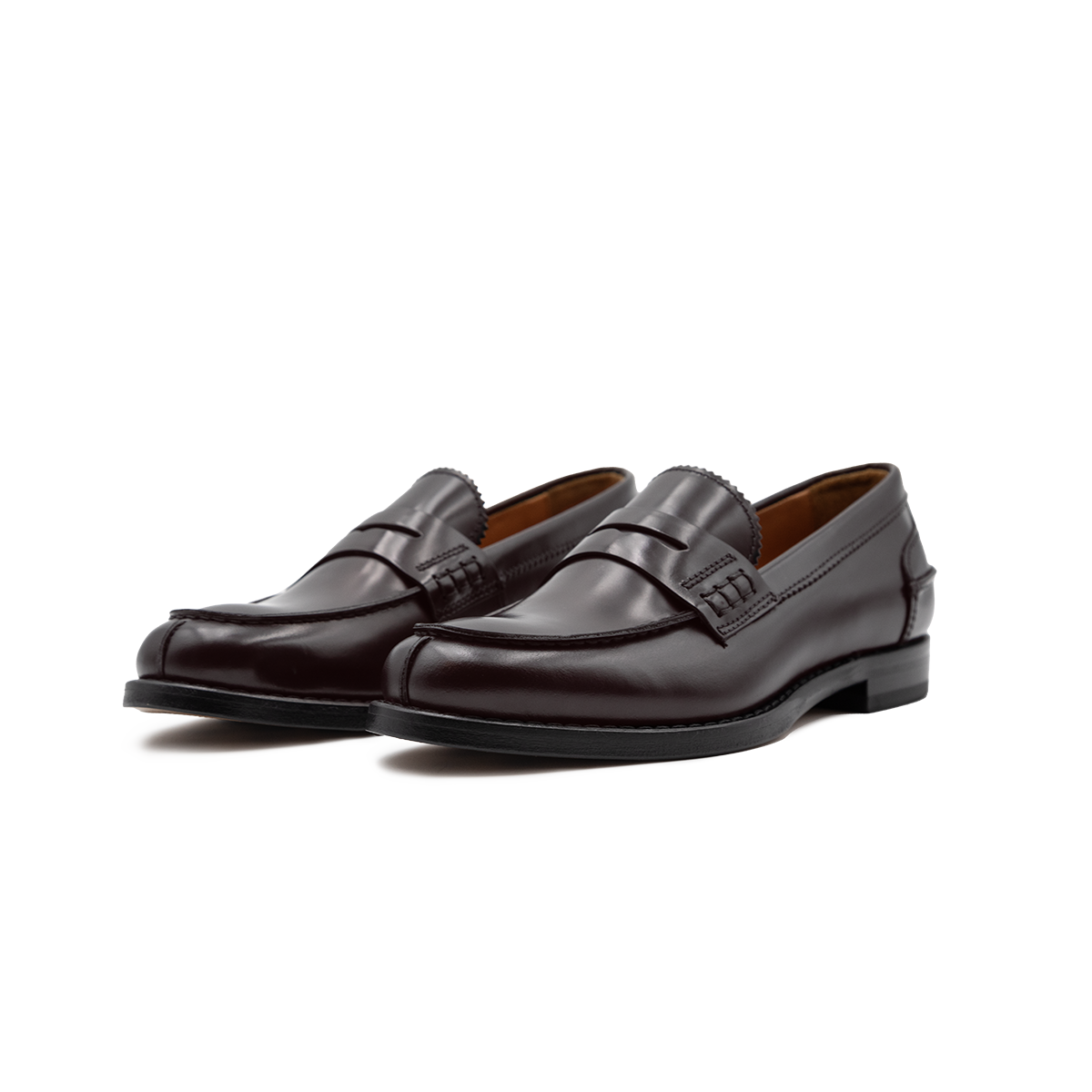 Photo of the couple of Loafer women's leather model Amalfi Burgundy color by Ciccone