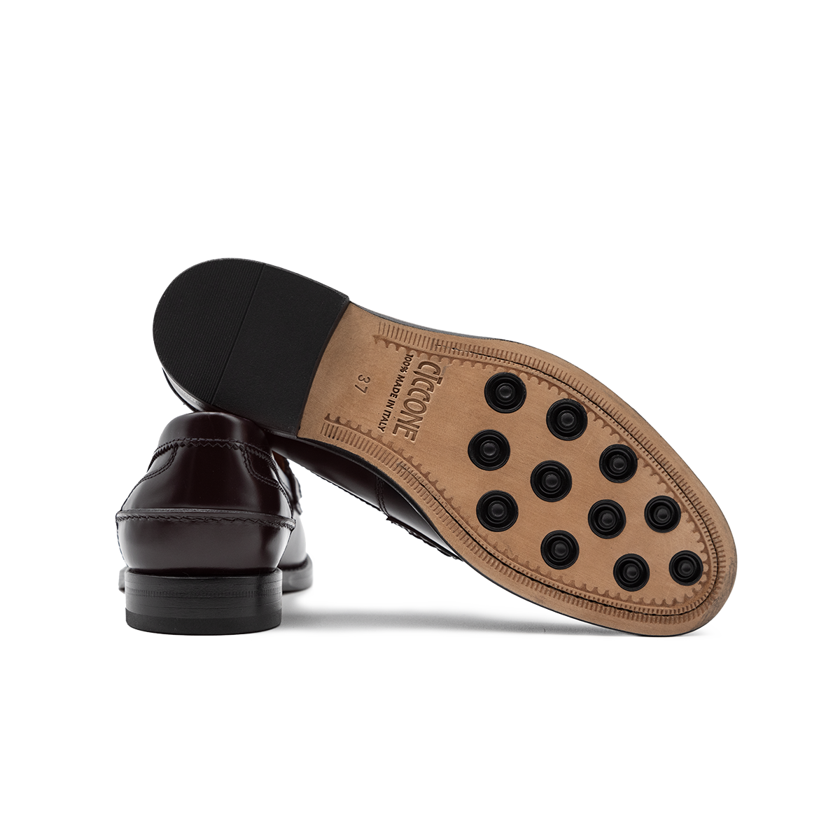View of the sole of the Loafer women's leather model Amalfi Burgundy color by Ciccone