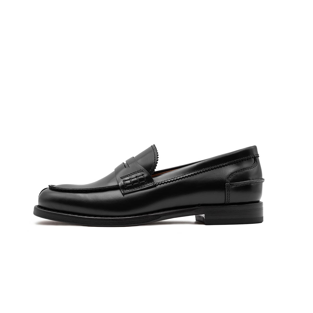 Side view of Loafer leather women's Amalfi model in black by Ciccone