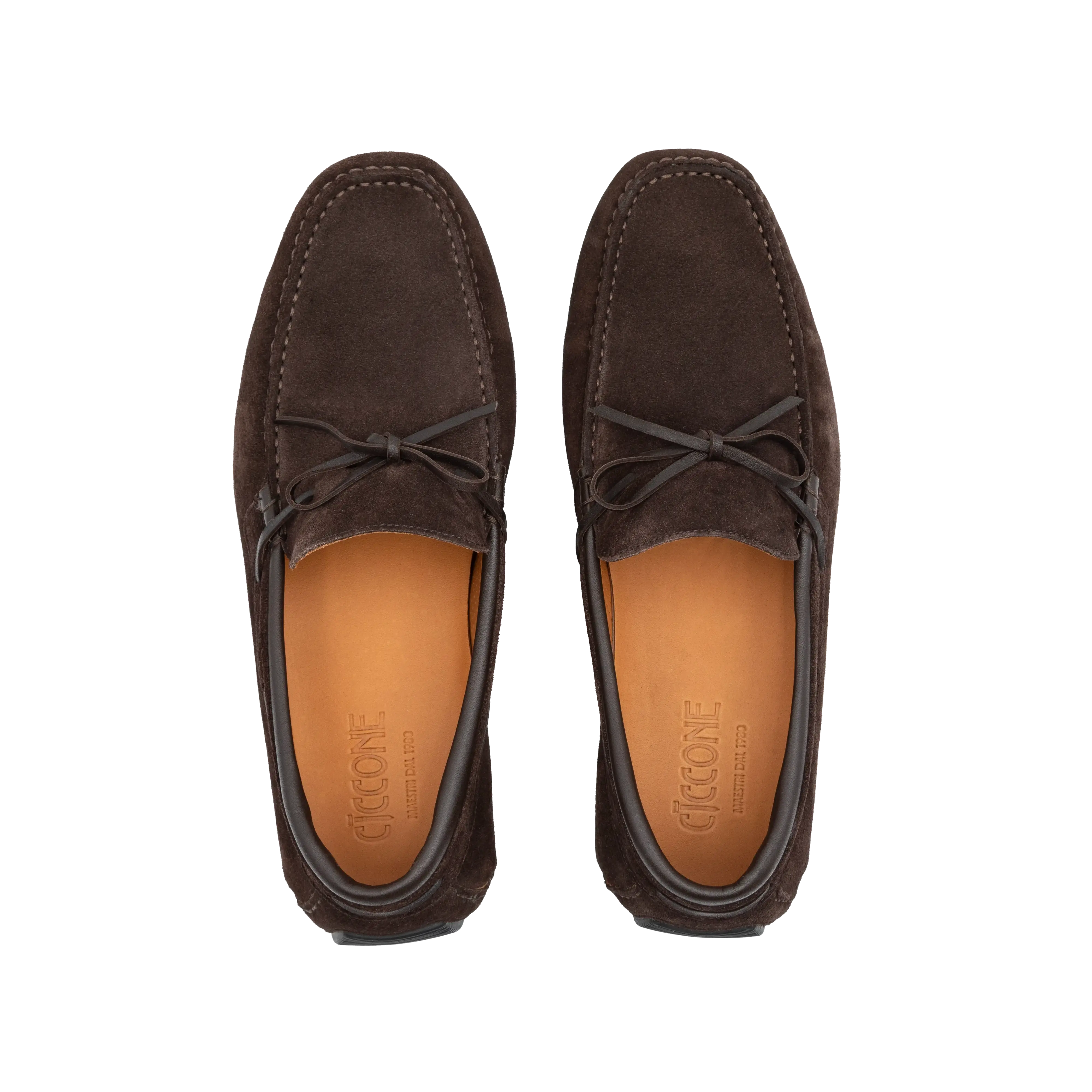 Top view of Loafer Gallipoli in dark brown suede that highlights the fit comfortable and the quality of the material selected in Montegranaro.