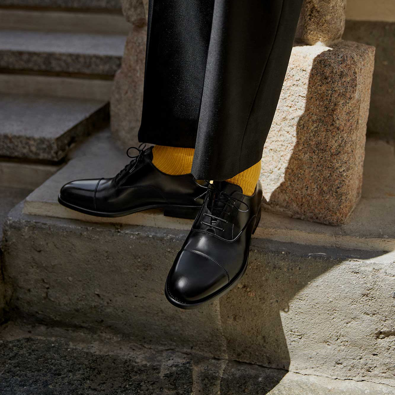 Francesina Oxford da uomo in pelle nera modello Como di Ciccone, foto indossata