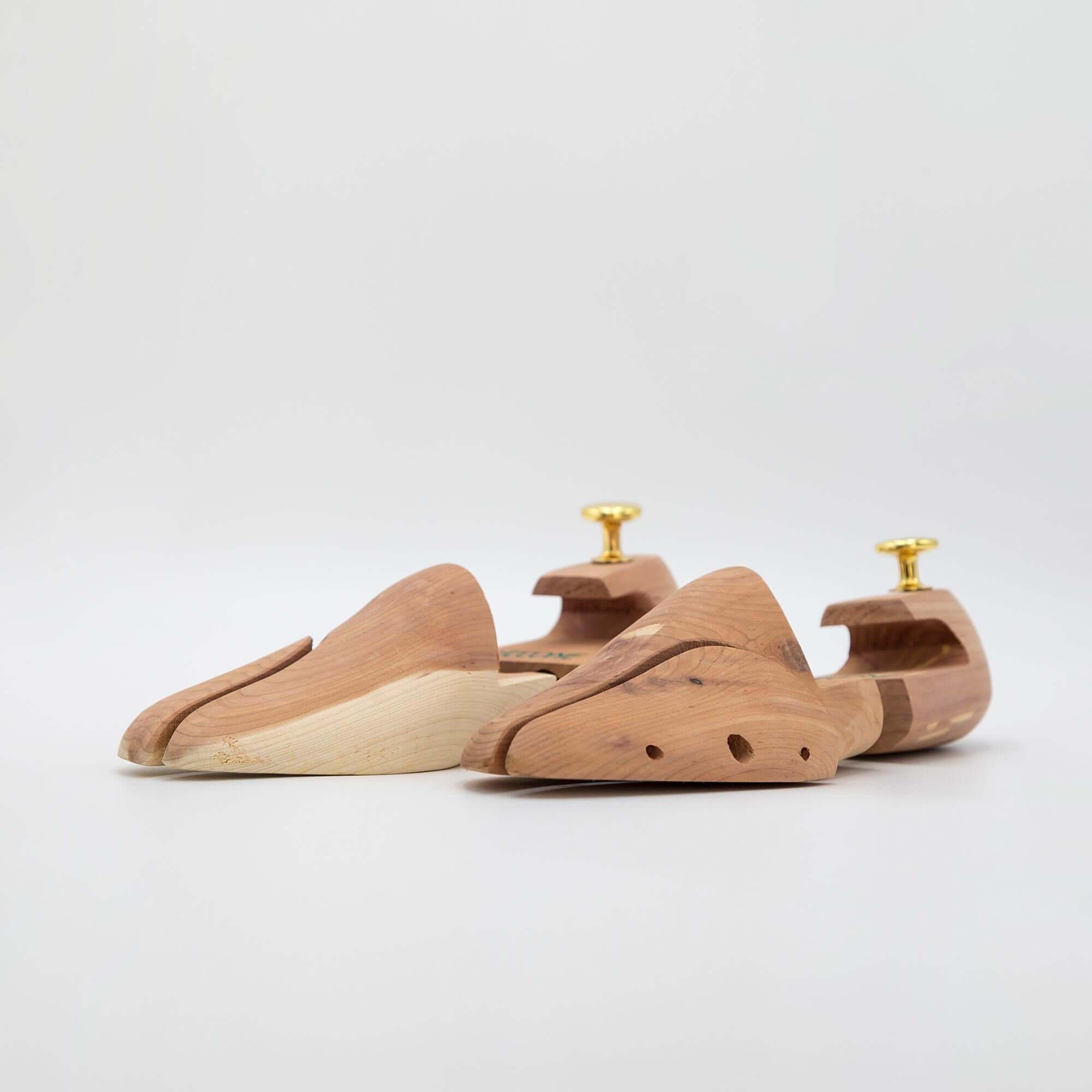 Tendiscarpe in legno di cedro aromatico per scarpe | Maestri Ciccone