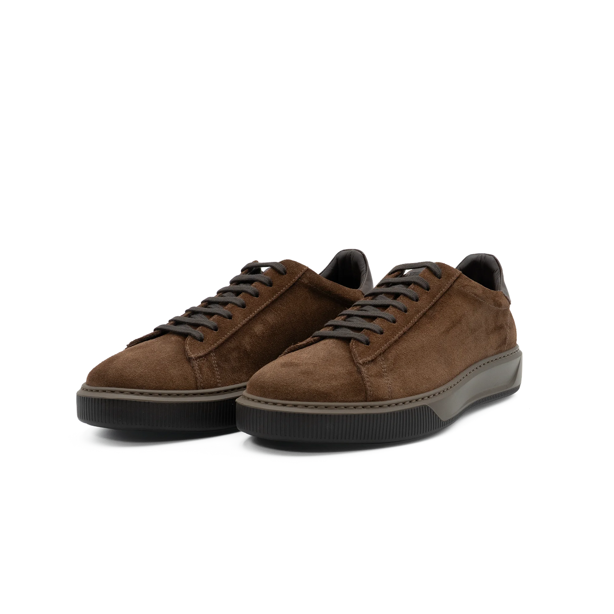 Scarpa da uomo colore marrone modello Cesena vista del paio.
