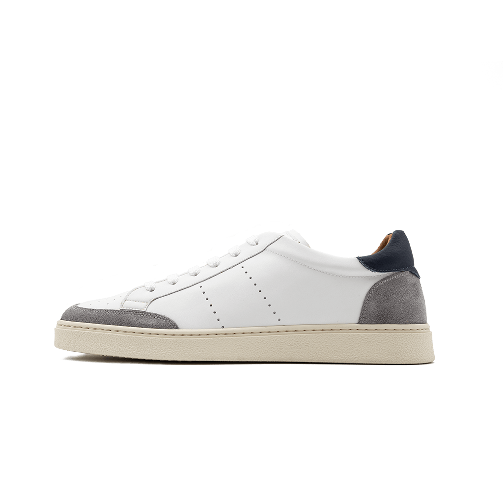 Sneaker in pelle da uomo bianca e blu, modello Perugia di Ciccone, vista laterale