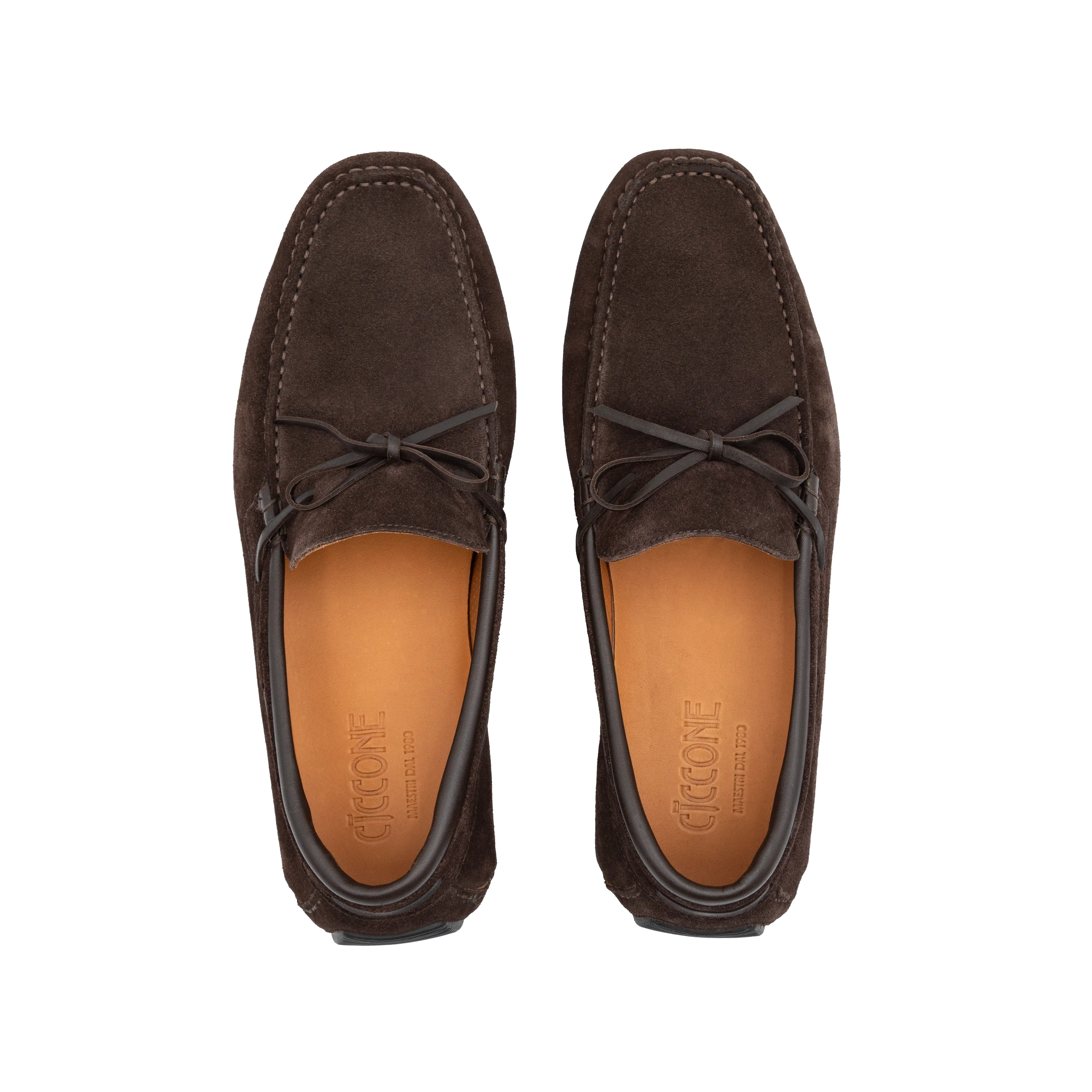 Top view of Loafer Gallipoli in dark brown suede that highlights the fit comfortable and the quality of the material selected in Montegranaro.
