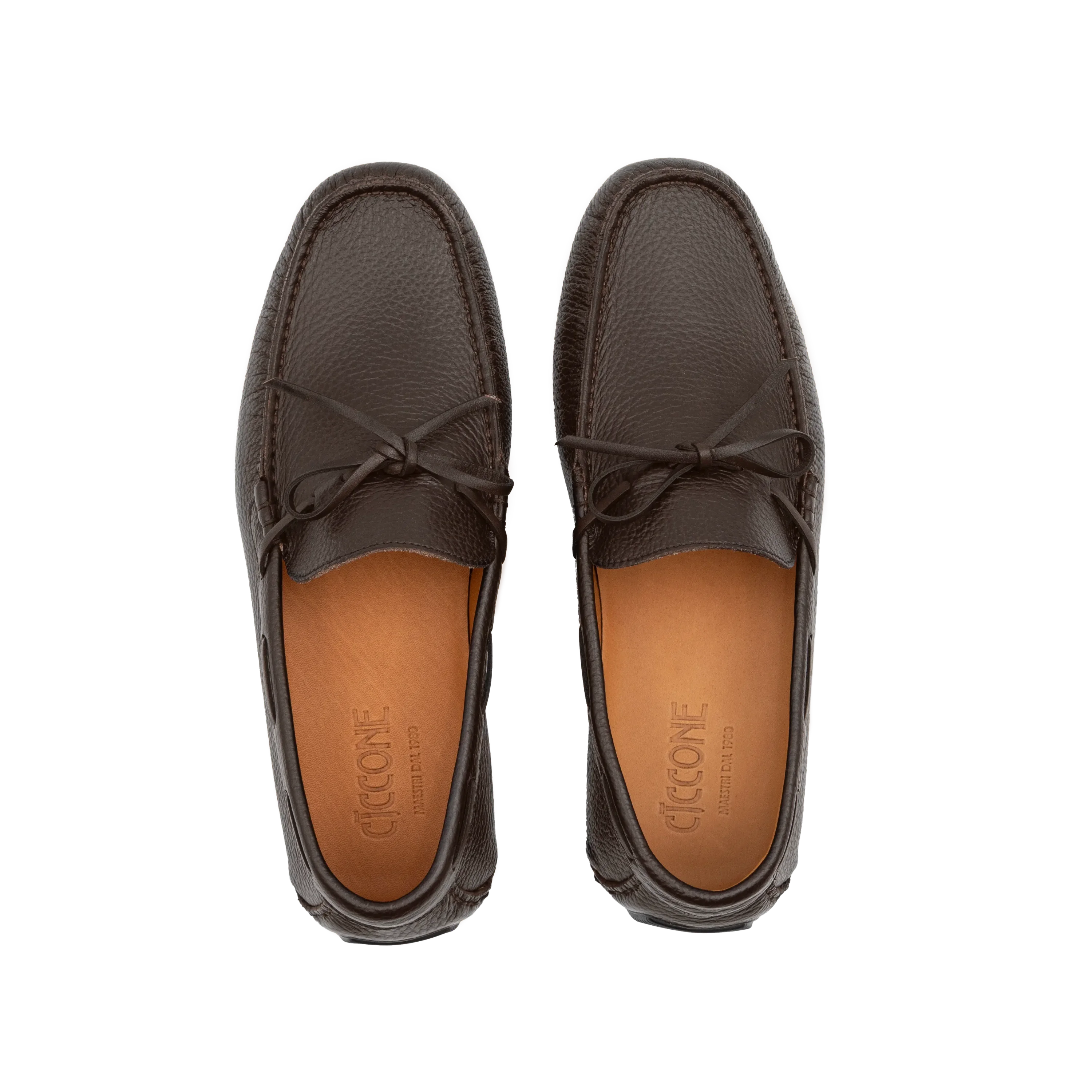 Top view of Loafer Polignano which highlights the rich texture of full-grain leather textured dark brown and the fit comfortable selected by the Ciccone Masters.