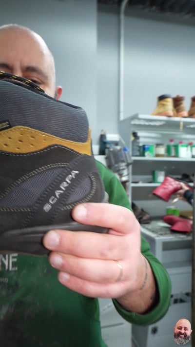 Riparazione scarpone trekking La Scarpa effettuata dai Maestri Ciccone con suola Vibram