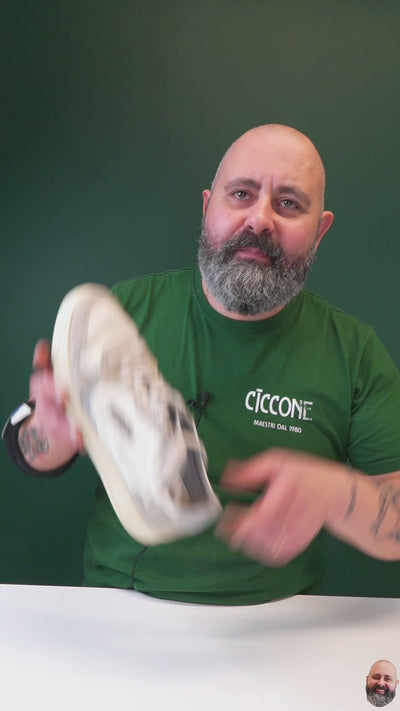Video della risuolatura delle sneakers Autry Medalist Low effettuata dai Maestri Ciccone