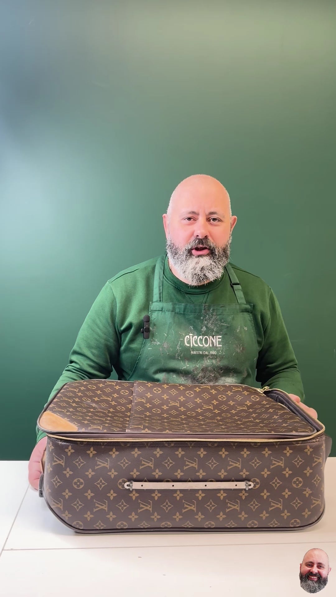 Video della riparazione di un trolley Louis Vuitton modello Pégase